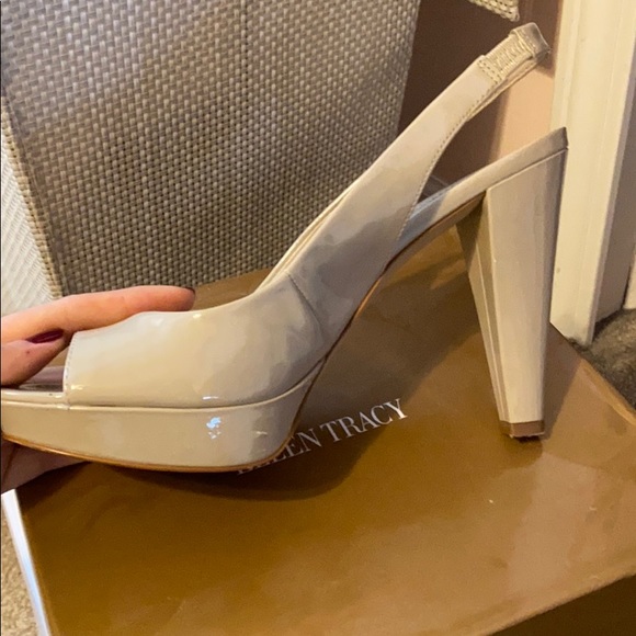 Ellen Tracy Platform Heels - Picture 2 of 4